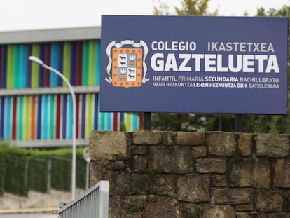 Fachada del colegio Gaztelueta del Opus Dei en Bizkaia.