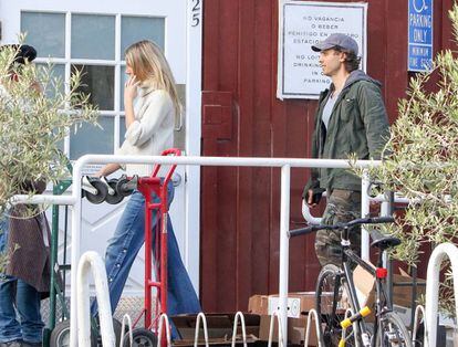 Gwyneth Paltrow y su marido Brad Falchuk.