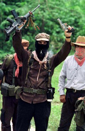 Marcos, justo antes de entregar las armas para asistir a los diálogos de paz en 1996