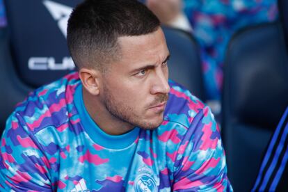 Eden Hazard, en el banquillo del Camp Nou el pasado domingo.