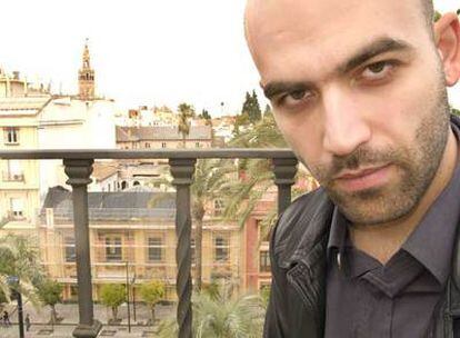 Roberto Saviano, ayer en la terraza del hotel en el que estaba alojado en  Sevilla.