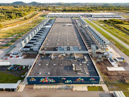 Vista aérea del centro de datos de Google en Saint-Ghislain (Bélgica).