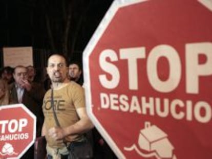 Manifestaci&oacute;n en contra de los desahucios.  EFE/Archivo