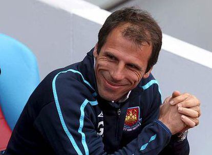 Gianfranco Zola, el pasado sábado en el banquillo del West Ham en el partido contra el Chelsea.