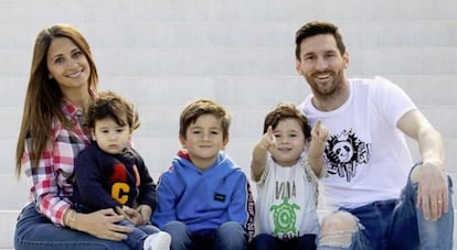 Messi con su mujer Antonella e hijos, en una foto del instagram del futbolista