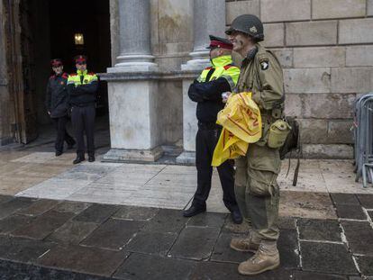 Justo Jos&eacute; M. P. itent&oacute; entrar en el palacio de la Generalitat vestido de militar el pasado 4 de noviembre. 