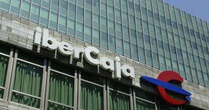 Detalle del logotipo de la entidad bancaria Ibercaja, en Madrid.