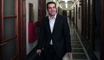 Tsipras a l'arribada de la reunió ministerial d'avui a Atenes.