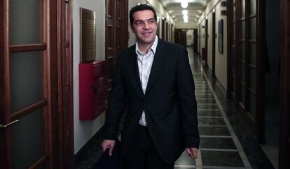 Tsipras a l'arribada de la reunió ministerial d'avui a Atenes.