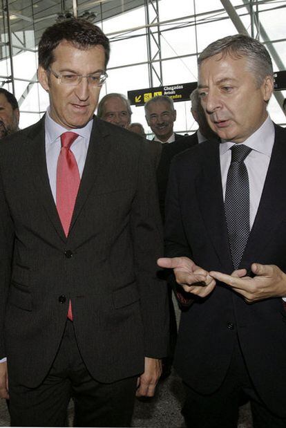 Alberto Núñez Feijóo y José Blanco, ayer en Santiago.