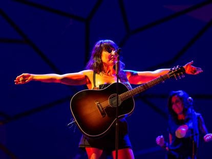 La cantante Eva Amaral, del grupo Amaral, durante el concierto de la segunda jornada del festival Sonorama Ribera de 2021.