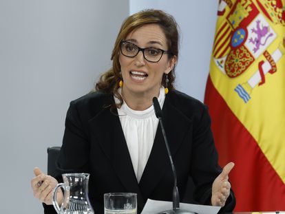La ministra de Sanidad, Mónica García, tras el Consejo de Ministros.