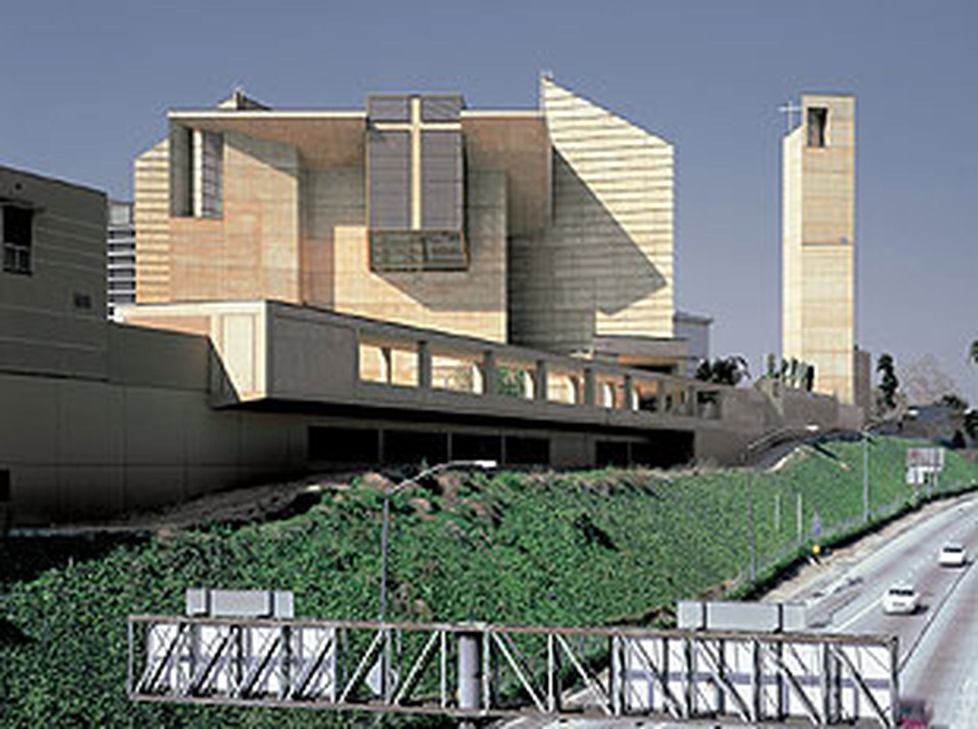 Los Ángeles inaugura la catedral del arquitecto español Rafael Moneo Cultura EL PAÍS Los Ángeles inaugura la catedral del arquitecto español Rafael Moneo Cultura EL PAÍS