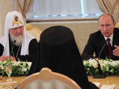 El patriarca Kiril de Moscú, con el presidente ruso, Vladímir Putin, en una fotografía de octubre de 2019.