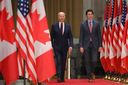 El presidente de EE UU, Joe Biden, y el primer ministro de Canadá, Justin Trudeau, a su llegada a su rueda de prensa tras una reunión bilateral en Ottawa
