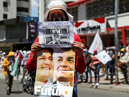 Una simpatizante del expresidente Correa, durante una concentración de septiembre pasado en Quito.