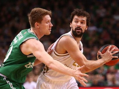 Llull busca el pase ante Grigonis