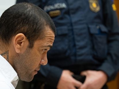 El futbolista Dani Alves, durante su declaración en el juicio por violación en Barcelona, el 5 de febrero.