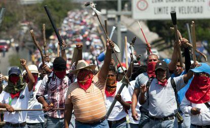 Maestros de Guerrero en una marcha la semana pasada.