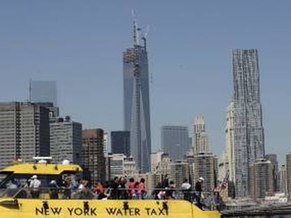 Vista de un grupo de turistas recorriendo Nueva York. EFE/Archivo