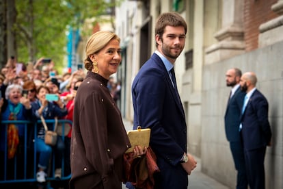 La infanta Cristina y su hijo Juan Valentín Urdangarin de Borbón. 















