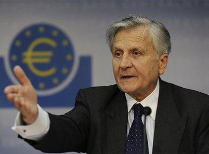 El presidente del Banco Central, Jean- Claude Trichet, en la rueda de prensa en la que ha anunciado que los tipos de interés se quedaban en el 4,25%.