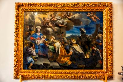 'La adoración de los Reyes Magos al Niño Jesús', de Luca Giordano, pintado sobre cristal, que se encuentra en el oratorio, en la planta principal del Palacio Real de La Granja de San Ildefonso (Segovia).