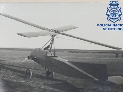Documentación del autogiro de Juan de la Cierva recuperada por la Policía Nacional.