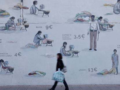 El mural del artista urbano Escif en el pasaje del Doctor Serra de Valencia.