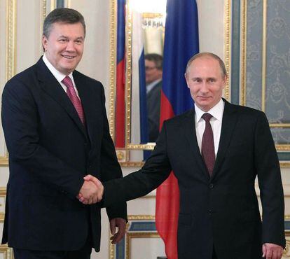 Yanukóvich y Putin, en Kiev el pasado julio.