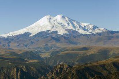 Las cimas gemelas del monte Elbrus, en la cordillera del Cáucaso.