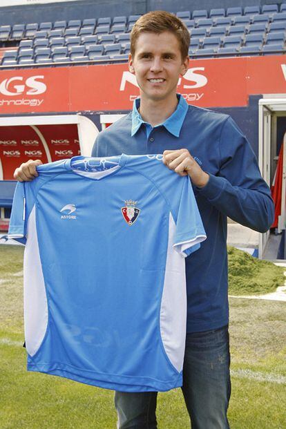 Jukka Raitala, en su presentación como jugador de Osasuna.