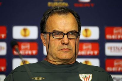 Bielsa, durante una conferencia de prensa de la Liga Europa.