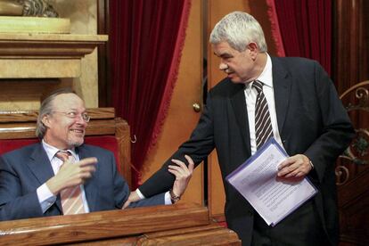 Josep Piqué (e) i Pasqual Maragall (d) al ple del Parlament.