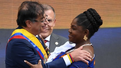 Petro y Márquez, durante la toma de posesión en Bogotá este domingo.