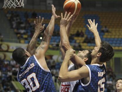 Felipe Reyes lanza ante Hettsheimeir y Mineiro