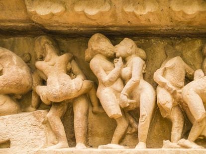 Escenas eróticas en templo de Khajuraho (India).