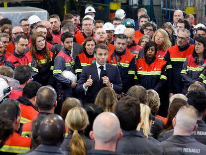 Emmanuel Macron se dirigía el viernes a los trabajadores de la fábrica Aluminium Dunkerque.