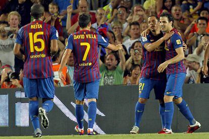 Los jugadores del Barcelona celebran el gol de Cesc, el primero de la goleada ante el Nápoles.