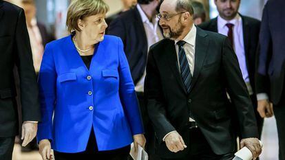 Angela Merkel con Martin Schulz.