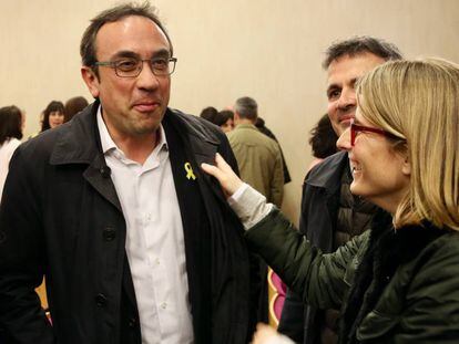 Josep Rull y Elsa Arcadi tras una reuni&oacute;n de Junts per Catalunya en el Museu del Vi de Vilafranca del Pened&egrave;s. 