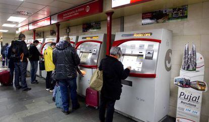 Máquinas expendedoras de billetes para los trenes de cercanías.