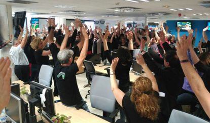 Protesta de los trabajadores de RTVE en la redacción de Torrespaña.