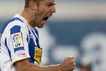 Luis García celebra el gol