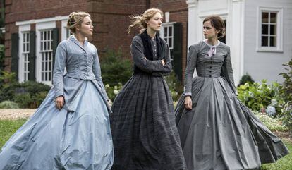 Florence Pugh, Saoirse Ronan y Emma Watson en una escena de 'Mujercitas'.