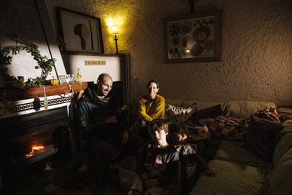 Julio Albarrán y Ana Moreno con sus hijos Tomé y Carola en Arboleya.