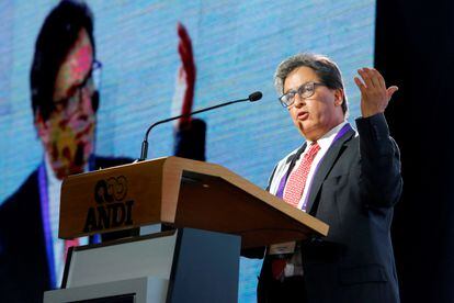 El ministro de Hacienda de Colombia, Alberto Carrasquilla, durante un congreso de empresarios en Medellín el pasado agosto.