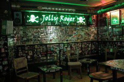 Interior del Jolly Roger.