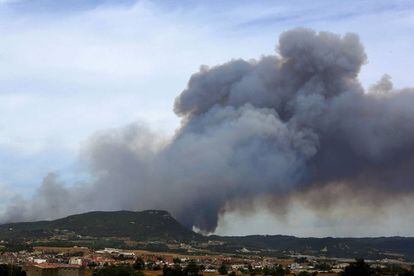 Imagen del incendio en el municipio de Òdena.