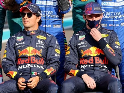 Checo Pérez junto a Max Verstappen, actual campeón de la Fórmula 1.